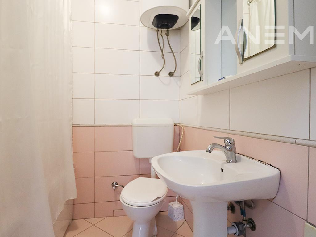 Banesë me qira me 3 dhoma gjumi në Tophane