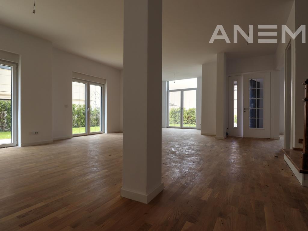 Shtëpi në shitje me 300m² në Royal Green Residence
