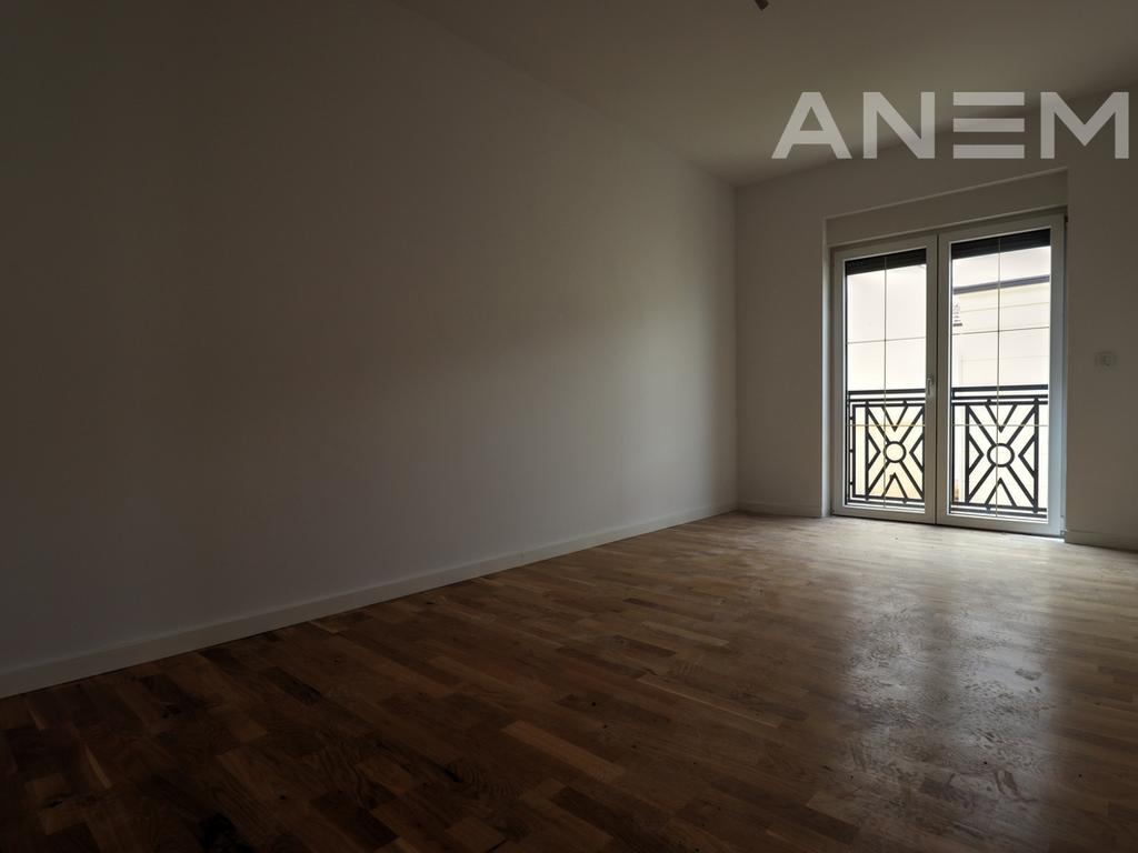 Shtëpi në shitje me 300m² në Royal Green Residence