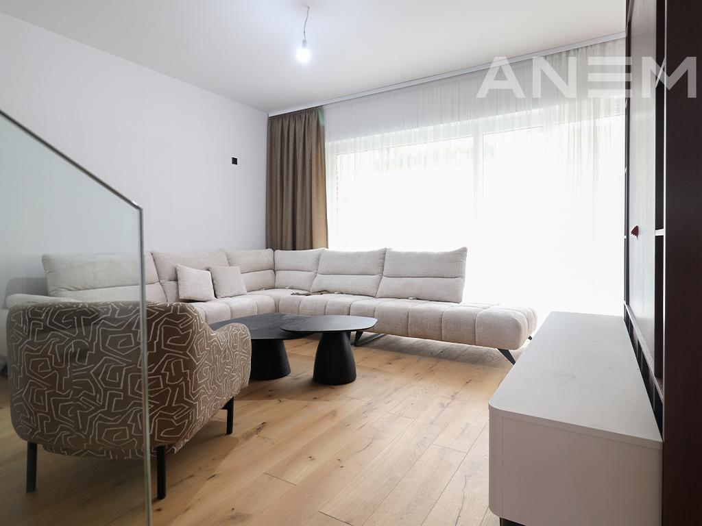 Shtëpi me qira me 4 dhoma gjumi në lagjen Marigona Hill