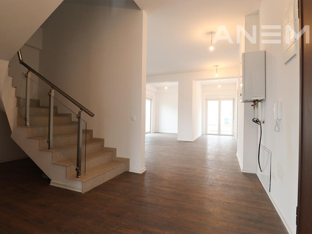 Duplex në shitje 282m² në Veternik