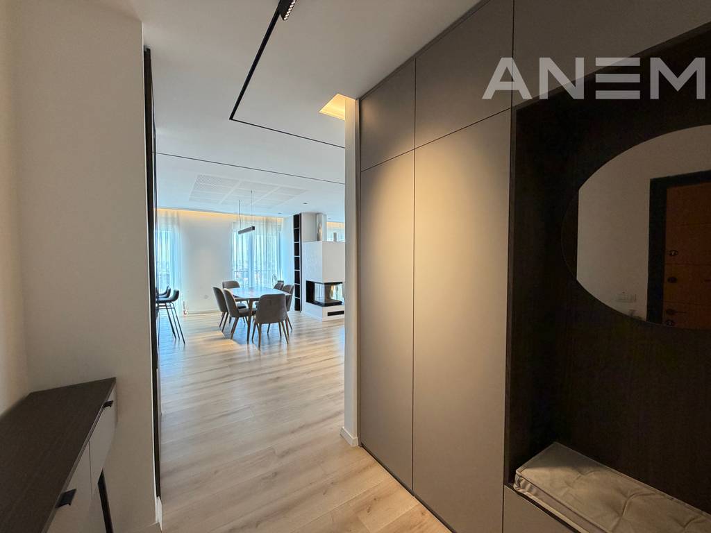 Penthouse në shitje 226m² në lagjen Bregu i Diellit