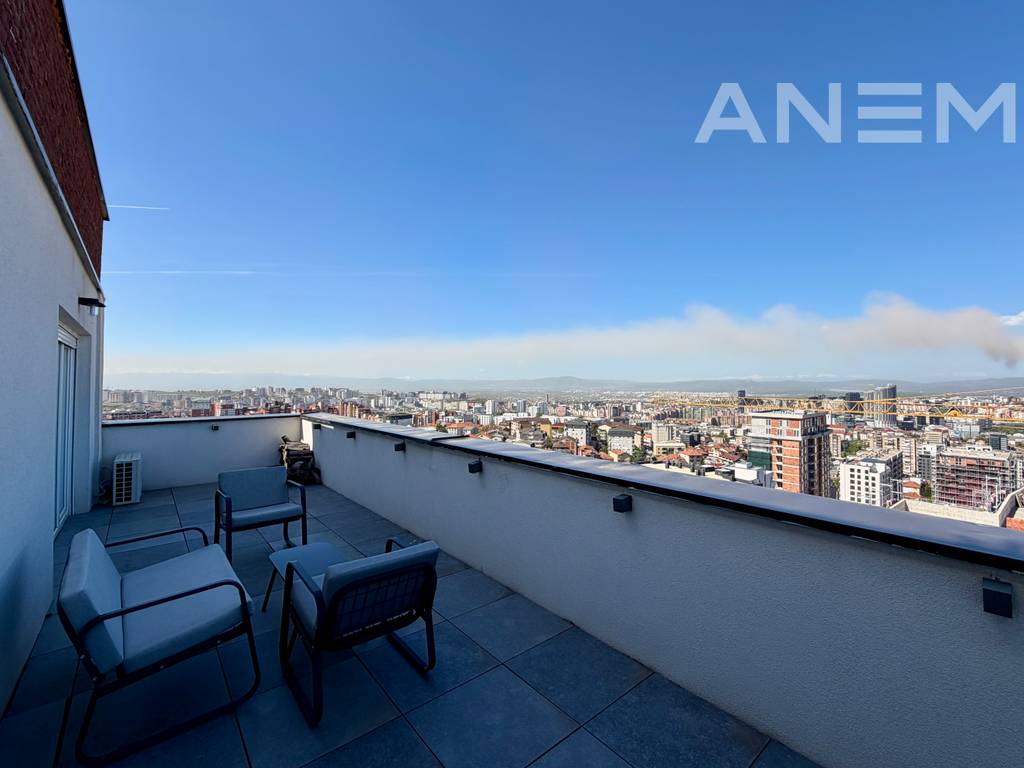 Penthouse në shitje 226m² në lagjen Bregu i Diellit
