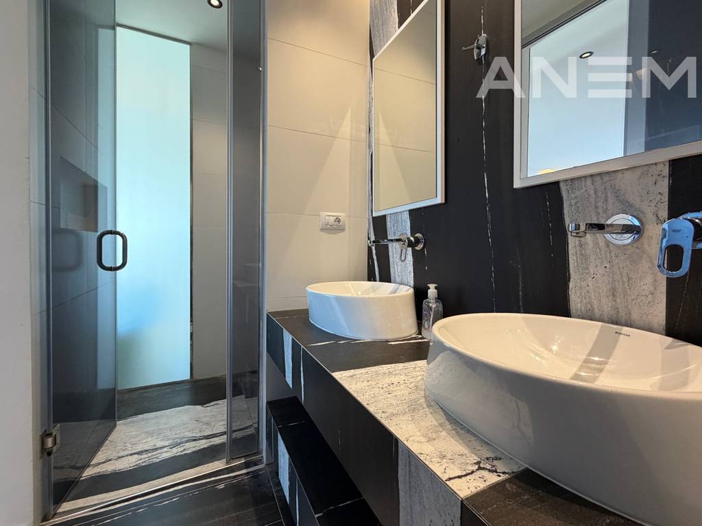 Penthouse në shitje 226m² në lagjen Bregu i Diellit