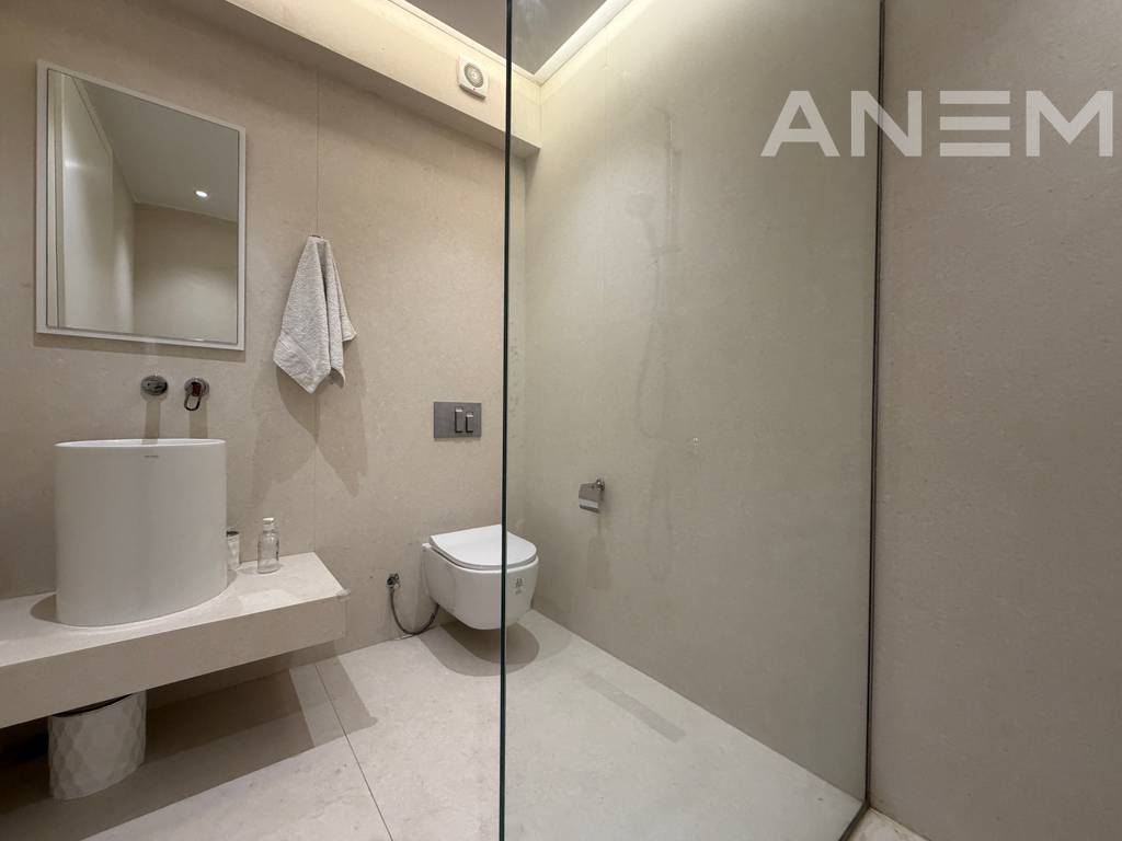 Penthouse në shitje 226m² në lagjen Bregu i Diellit