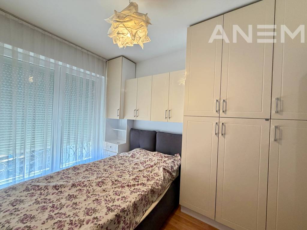 Banesë me qira me 2 dhoma gjumi në Qendër