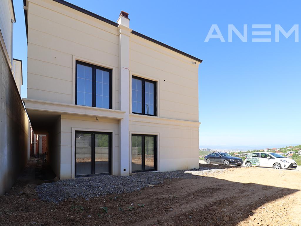 house for sale 193.11m² në neighborhood Royal Green Residence