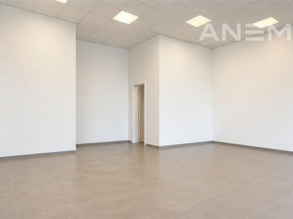 Lokal në shitje 50m² në Veternik