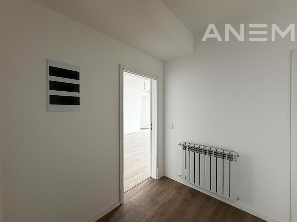 Zyre me qira me 3 hapësira pune në Lakrishte