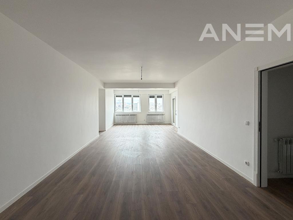 Zyre me qira me 3 hapësira pune në Lakrishte