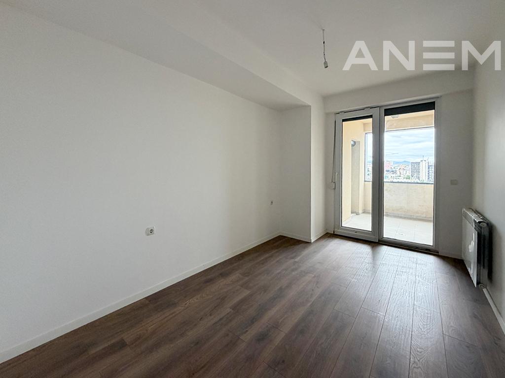 Zyre me qira me 3 hapësira pune në Lakrishte