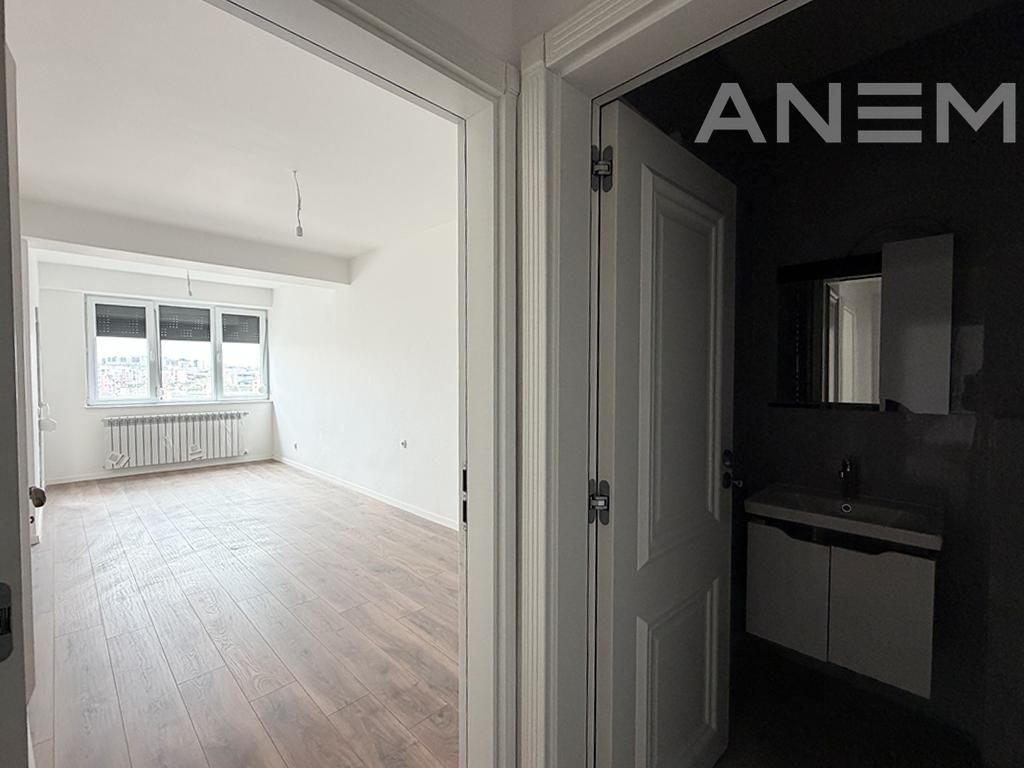 Zyre me qira me 3 hapësira pune në Lakrishte