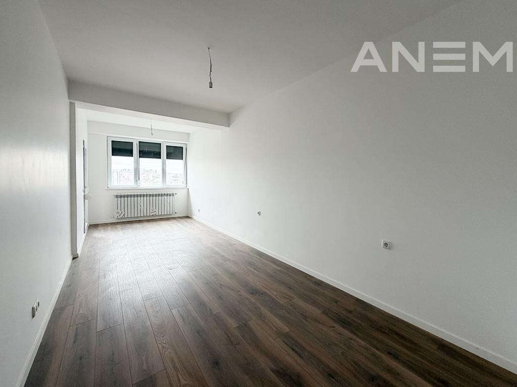 Zyre me qira me 3 hapësira pune në Lakrishte