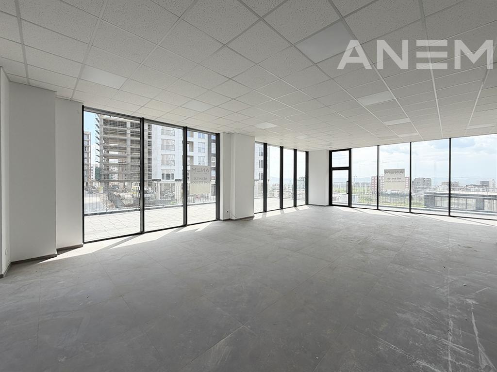 Lokal në shitje 93m² në Veternik