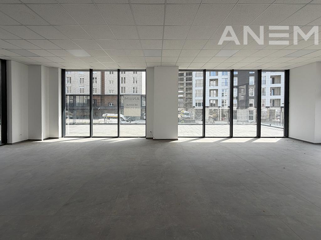Lokal në shitje 93m² në Veternik