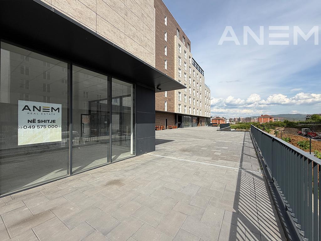 Lokal në shitje 93m² në Veternik