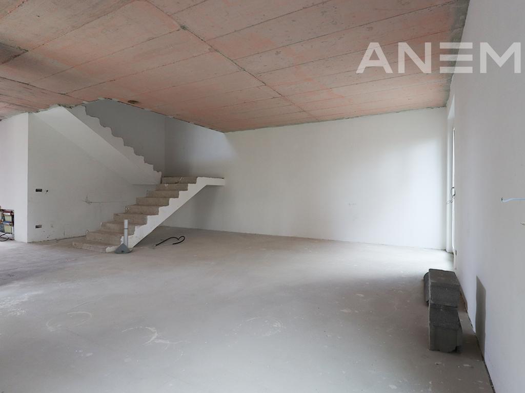 Shtëpi në shitje 273.7m² në lagjen Qershia Village
