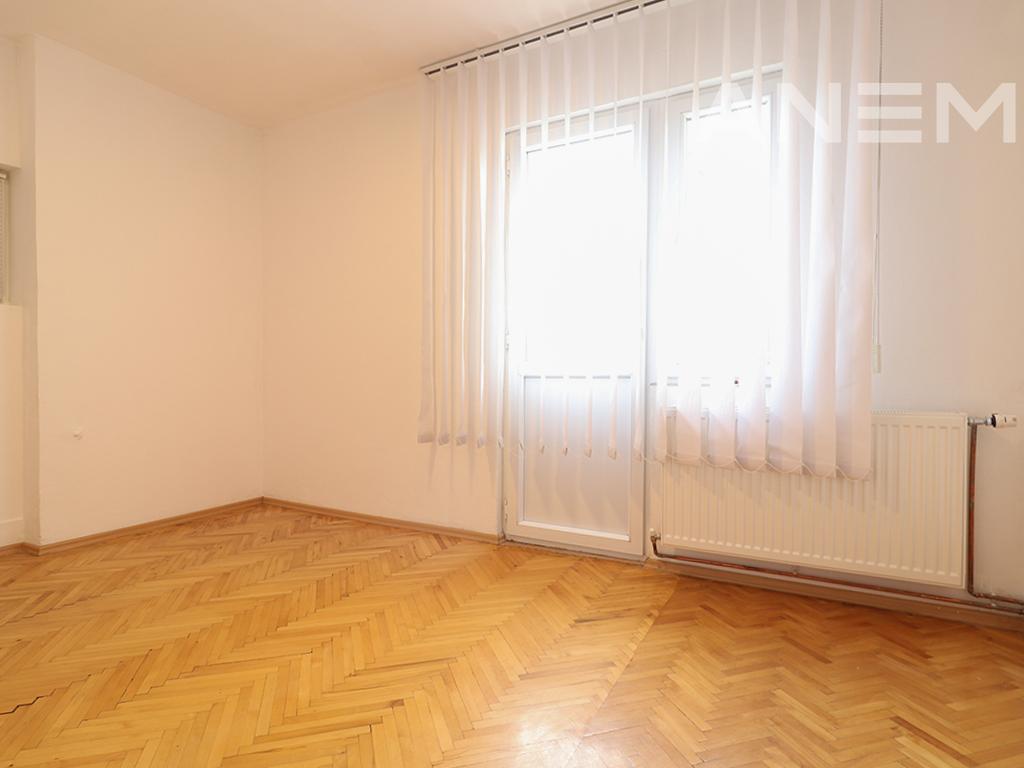 Zyre me qira me 4 hapësira pune në Qendër