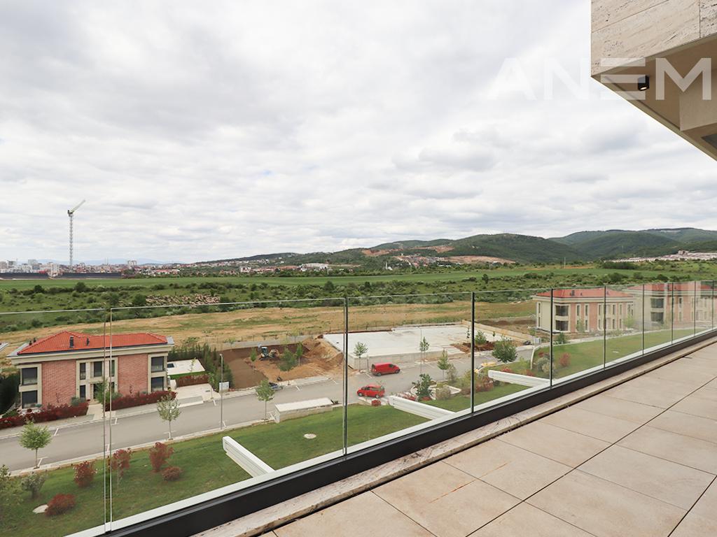 Penthouse me qira me 3 dhoma gjumi në Marigona Hill
