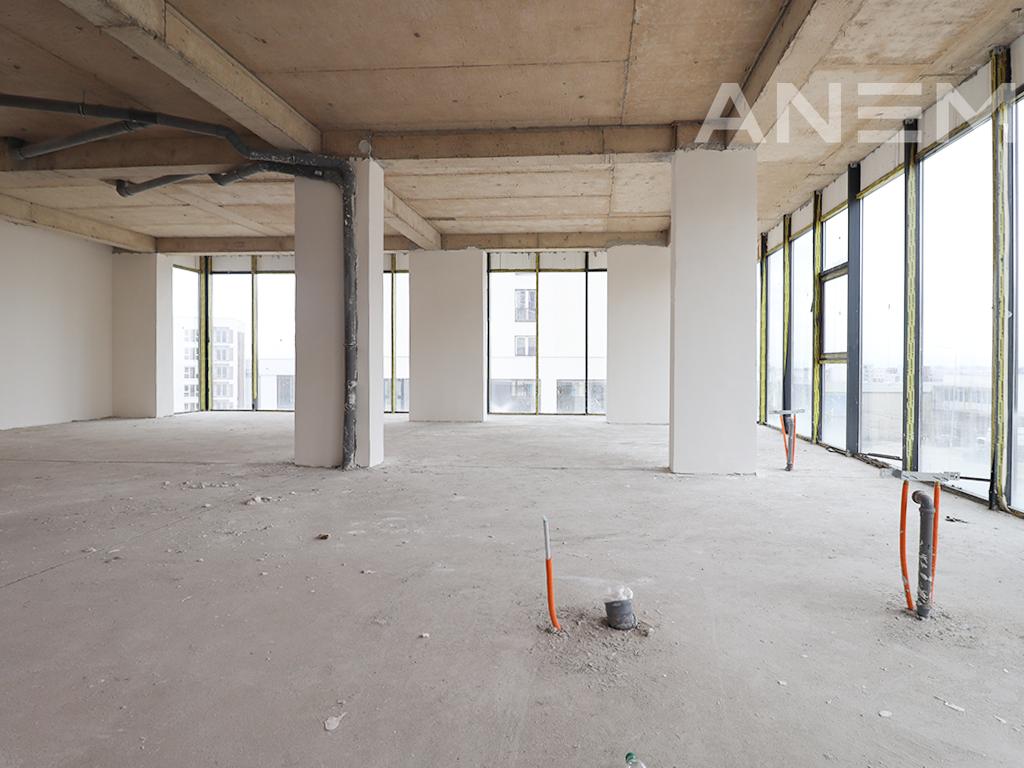 Premises for sale 213.18m² in Veternik