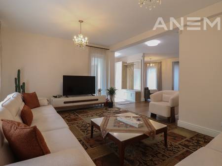 Shtëpi në shitje 174m²+42m² në lagjen Marigona Residence