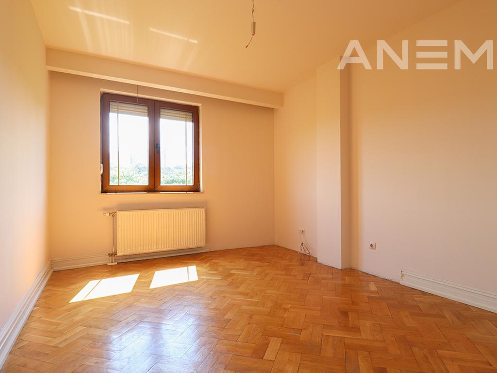 Banesë me qira me 2 dhoma gjumi në Qendër