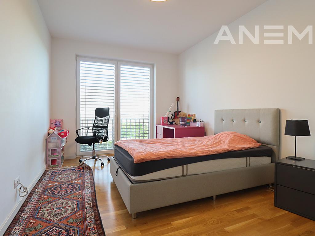 Shtëpi në shitje 270m² në lagjen Qershia