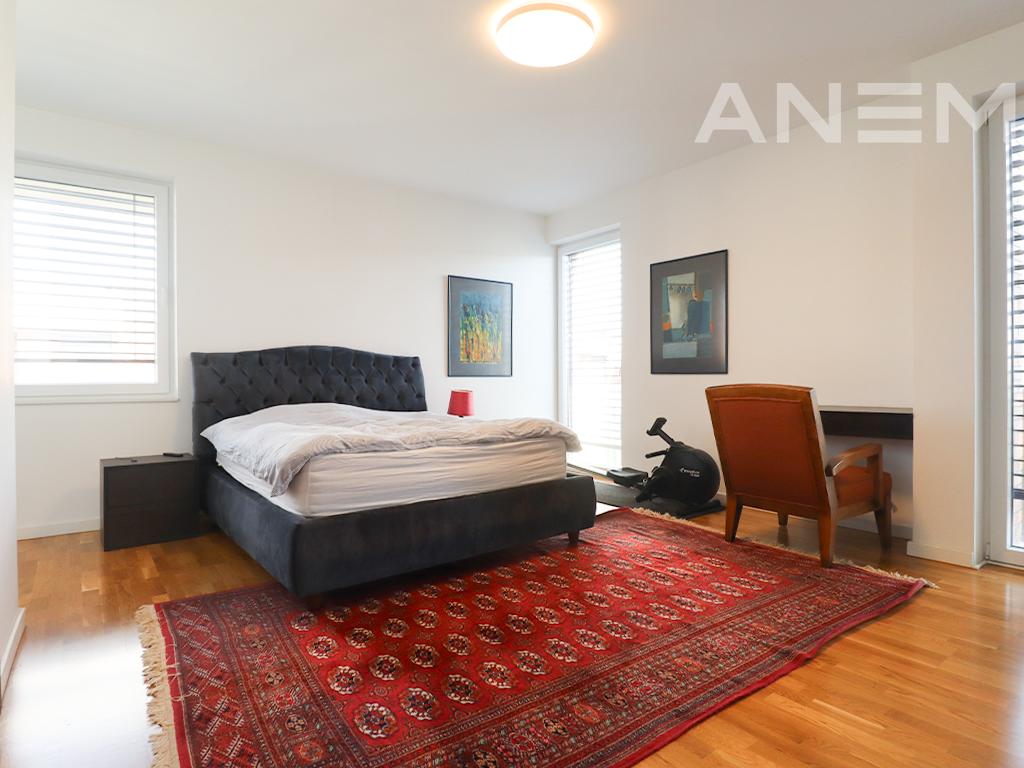 Shtëpi në shitje 270m² në lagjen Qershia