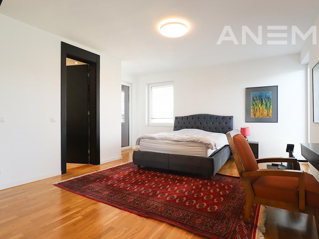 Shtëpi në shitje 270m² në lagjen Qershia