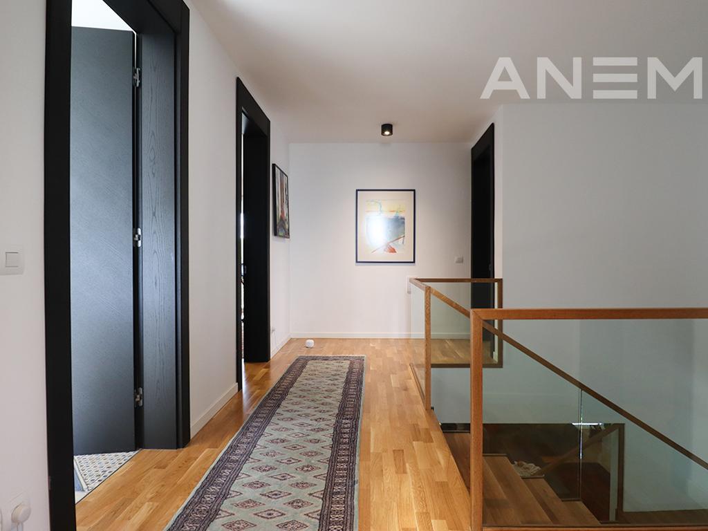 Shtëpi në shitje 270m² në lagjen Qershia