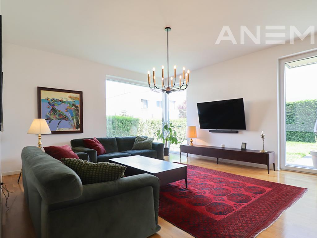 Shtëpi në shitje 270m² në lagjen Qershia