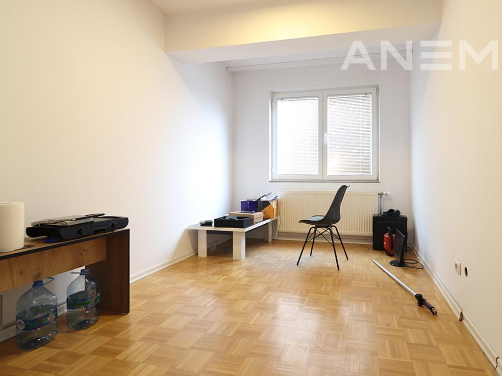 Zyre me qira me 2 hapësira pune në Arbëri
