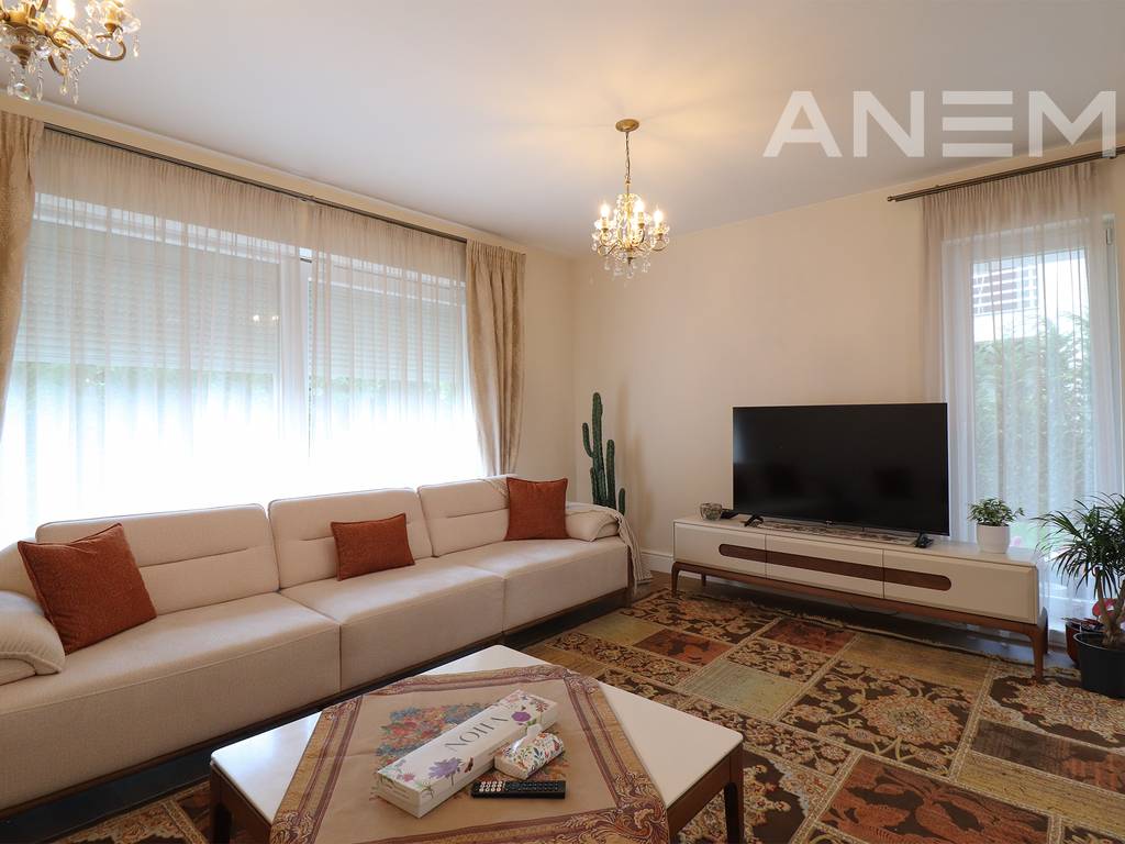 Shtëpi në shitje 174m²+42m² në lagjen Marigona Residence