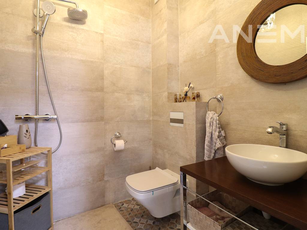 Shtëpi në shitje 174m²+42m² në lagjen Marigona Residence