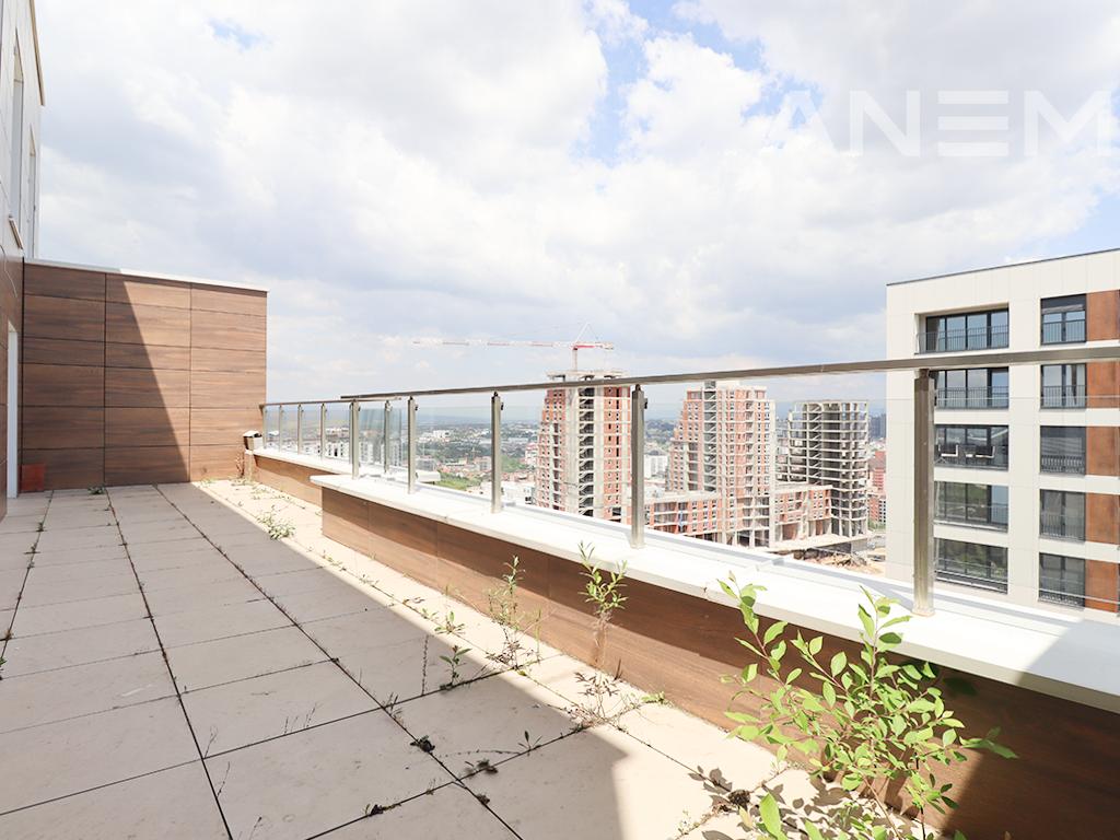 Office for rent 260m² in Veternik