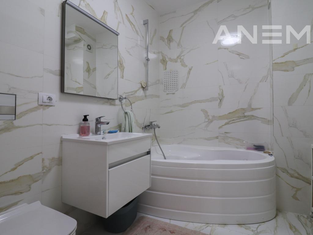 Shtëpi në shitje 174m²+42m² në lagjen Marigona Residence