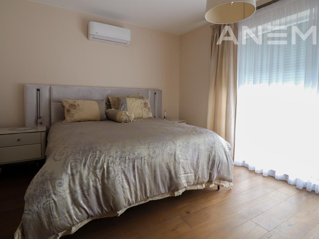 Shtëpi në shitje 174m²+42m² në lagjen Marigona Residence