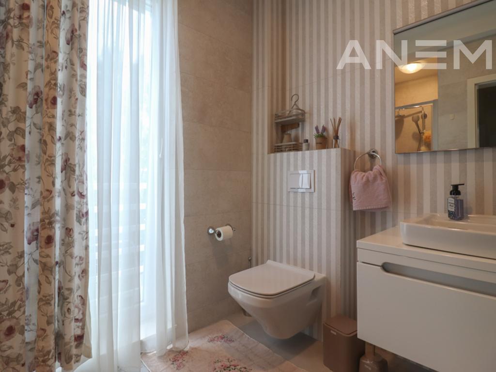 Shtëpi në shitje 174m²+42m² në lagjen Marigona Residence
