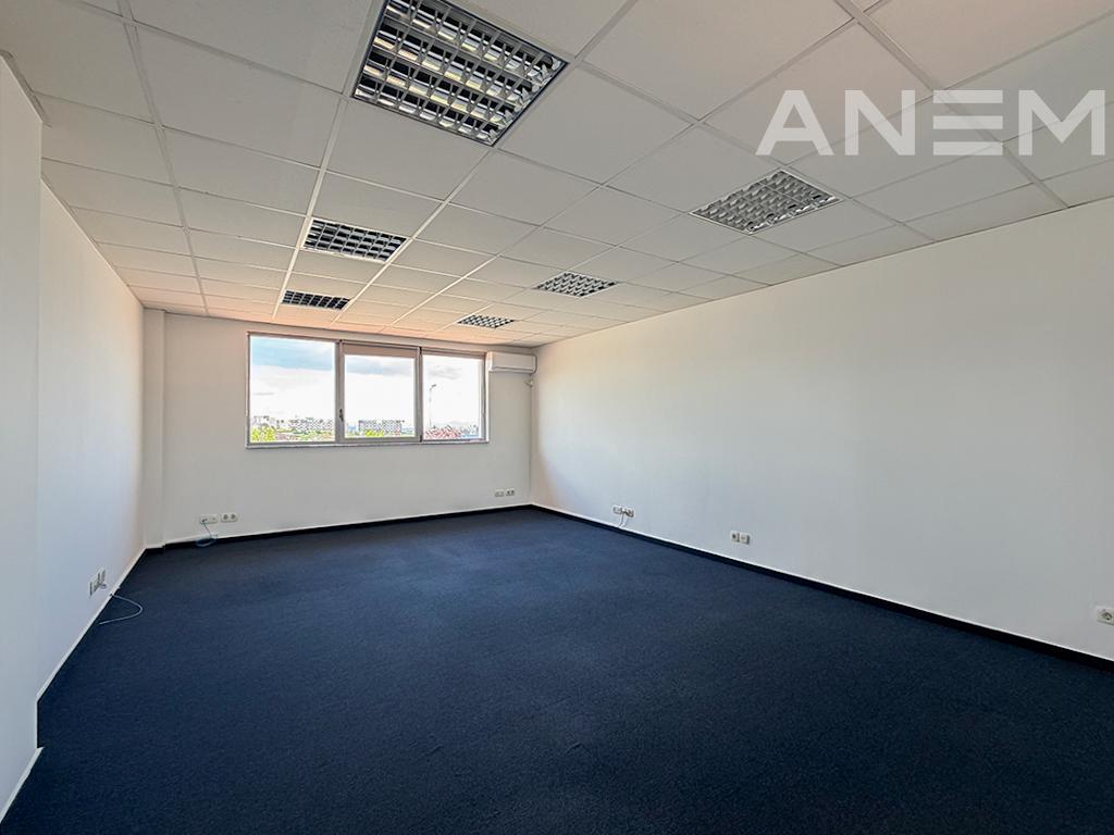 Property for rent 914m² in Amerikan Village