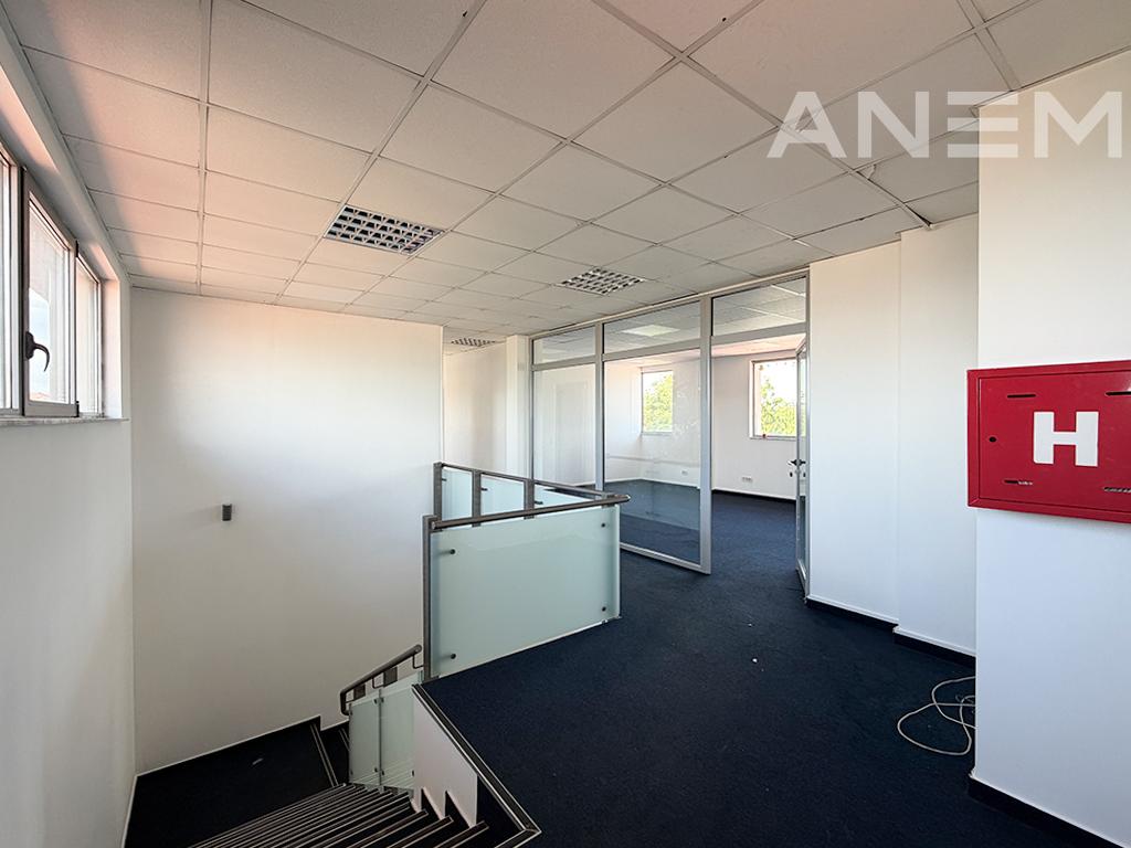 Property for rent 914m² in Amerikan Village