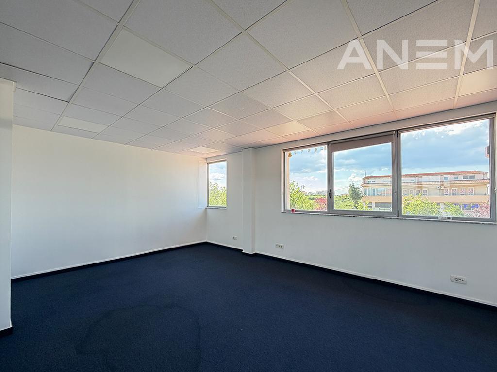 Property for rent 914m² in Amerikan Village