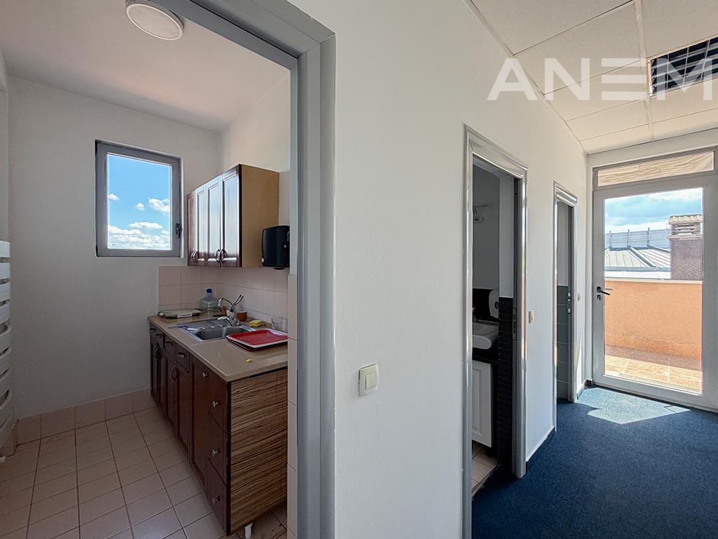 Property for rent 914m² in Amerikan Village