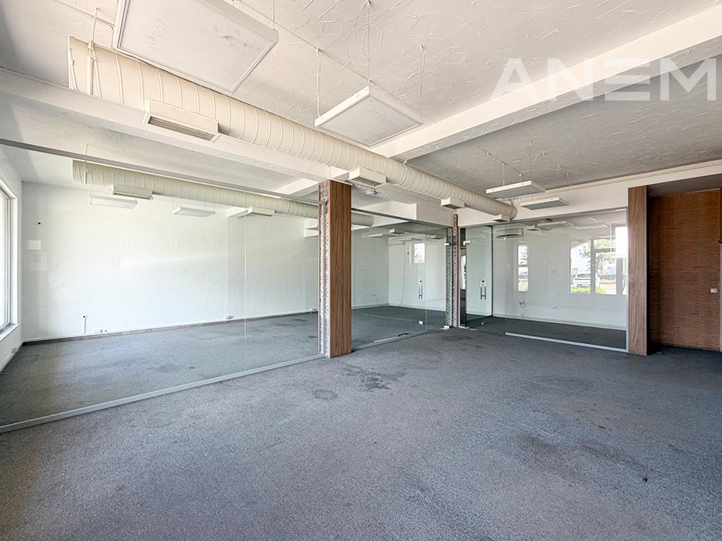 Property for rent 914m² in Amerikan Village