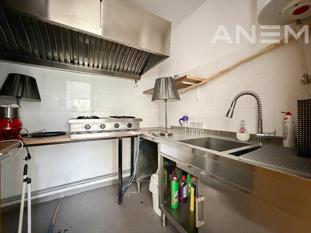 Property for rent 914m² in Amerikan Village