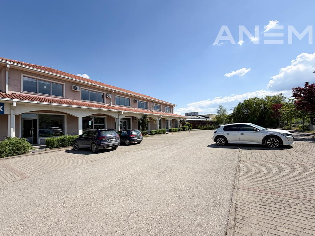 Property for rent 914m² in Amerikan Village