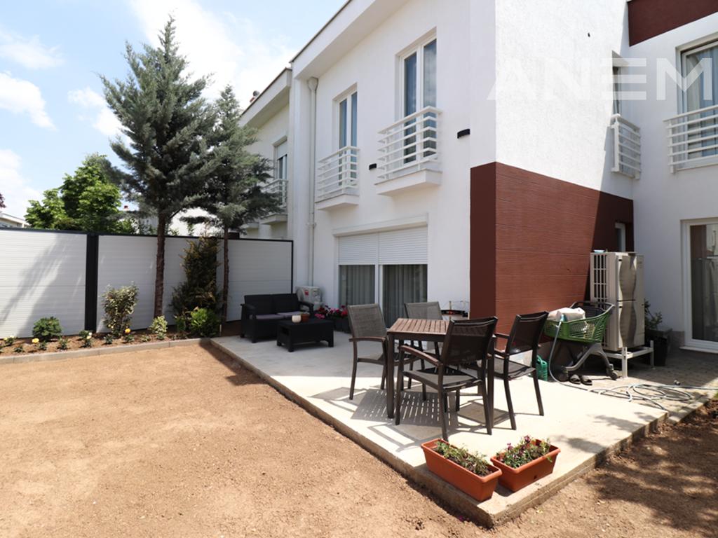 Shtëpi në shitje 174m²+42m² në lagjen Marigona Residence