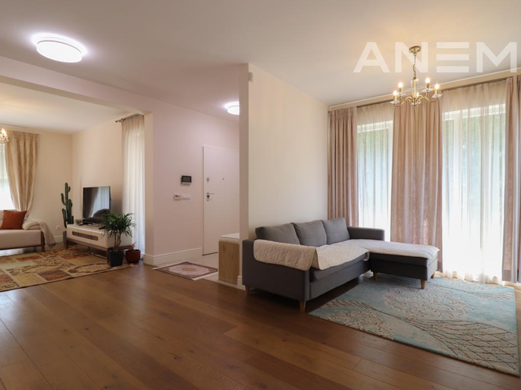 Shtëpi në shitje 174m²+42m² në lagjen Marigona Residence