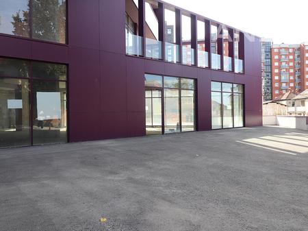 Lokal me qira 457m² në Lagjen e Muhaxherëve