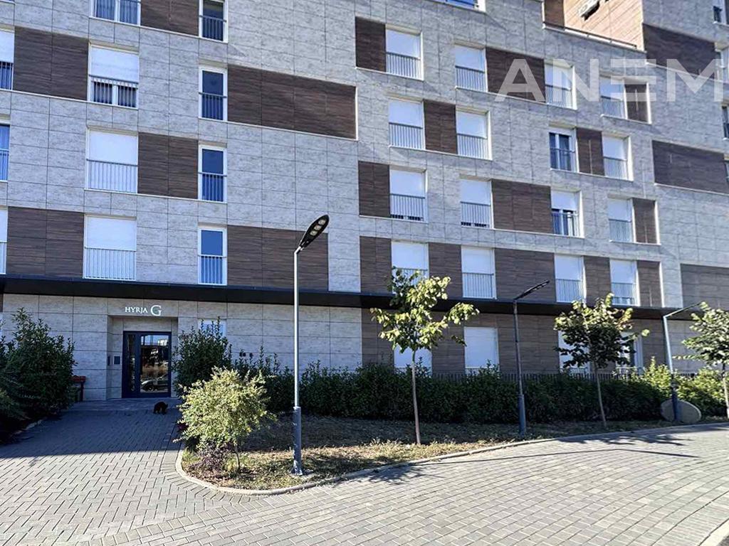 Zyre me qira me 3 hapësira pune në Veternik