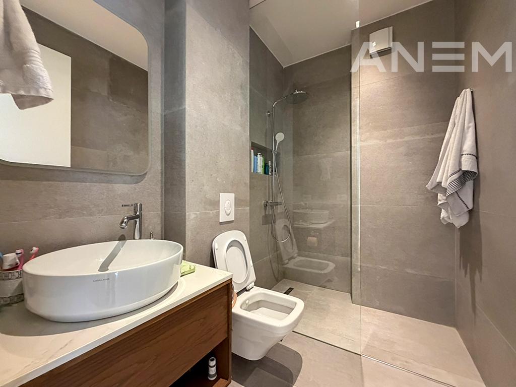 Penthouse në shitje 124m² + 95m² tarrace në Rrugën B